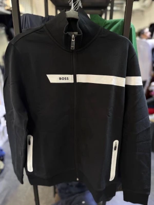 Boss kofta  - Boss kofta jätte fin storlek S