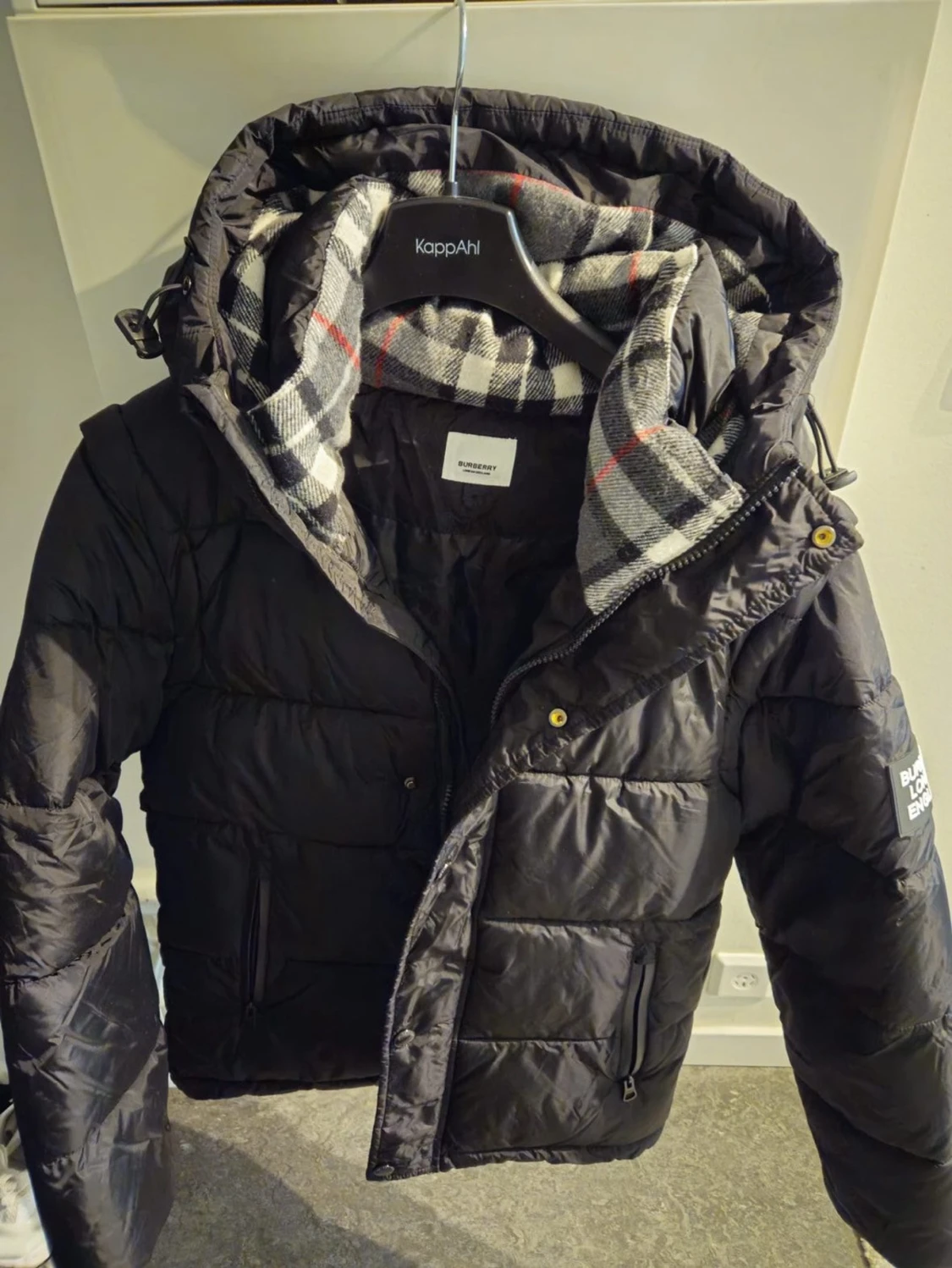 Svart pufferjacka från Burberry