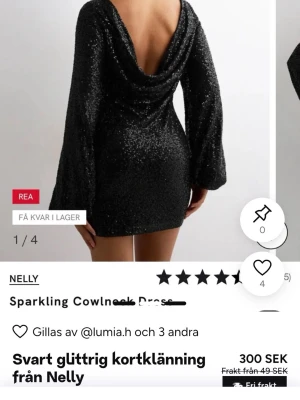 Svart glittrig kortklänning från Nelly - Säljer denna populära slutsålda kortklänningen från Nelly med öppen rygg. Nypris 600kr. Endast använd en gång!💕