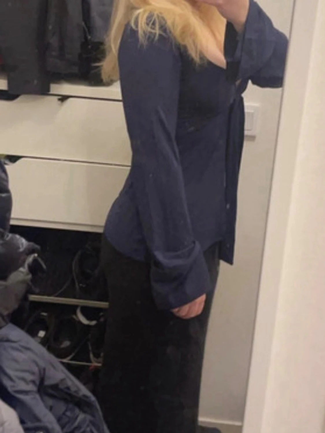 Mörkblå topp med knyt  - 3