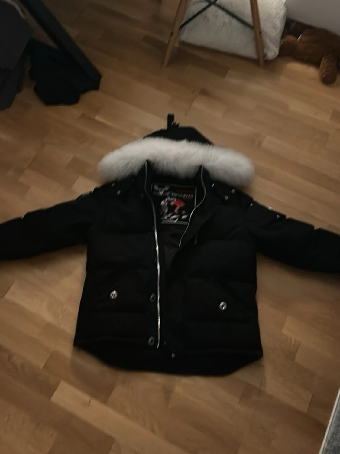 Svart Moose Knuckles pufferjacka med päls - 1