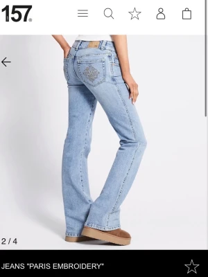 Lågmidjade jeans - Lågmidjade jeans (storlek xs full length) några små fläckar (se bild) men inget man tänker på ❣️