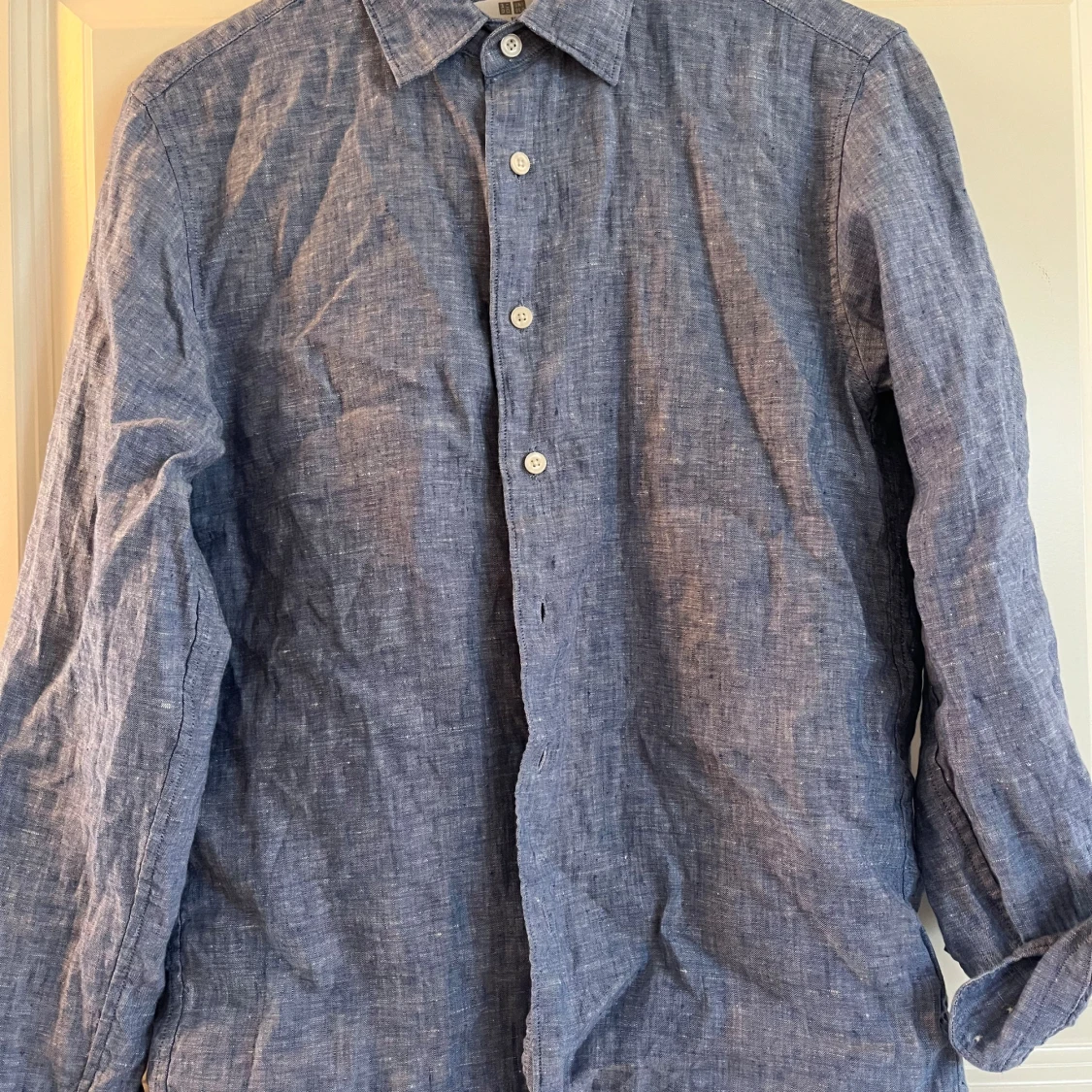 Blå linneskjorta från Uniqlo XS