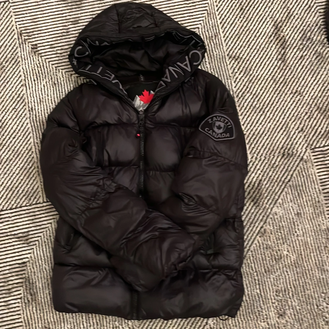 Svart pufferjacka från Zavetti Canada - 4