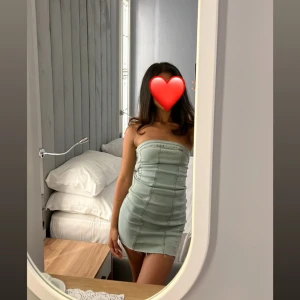 Denim klänning - Mini denim klänning i stretch. Endast använd en gång.