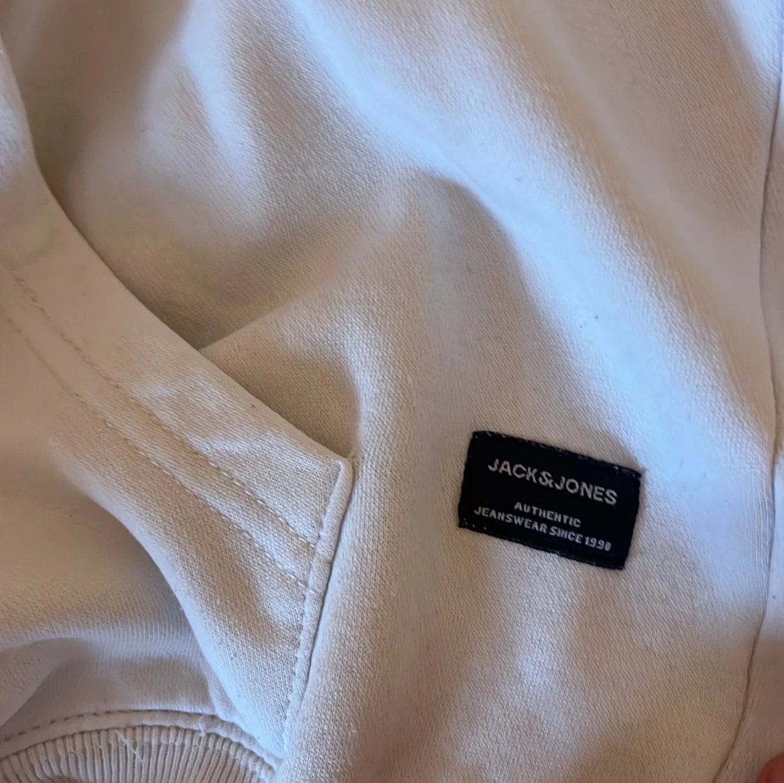 Vit hoodie från Jack & Jones - 3