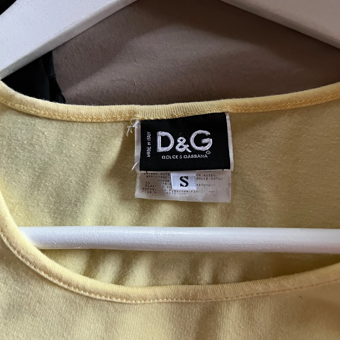 Gul D&G t-shirt med strasslogga - 2