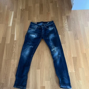 Dondup George - Ser ut som ny, knappt använda å köptes för några år sedan.