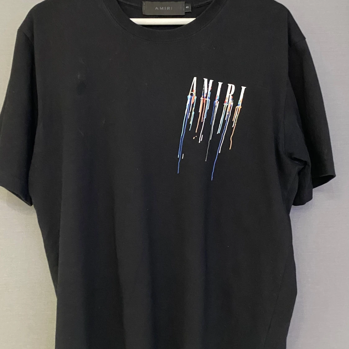 Svart AMIRI t-shirt med färgstänk - 1