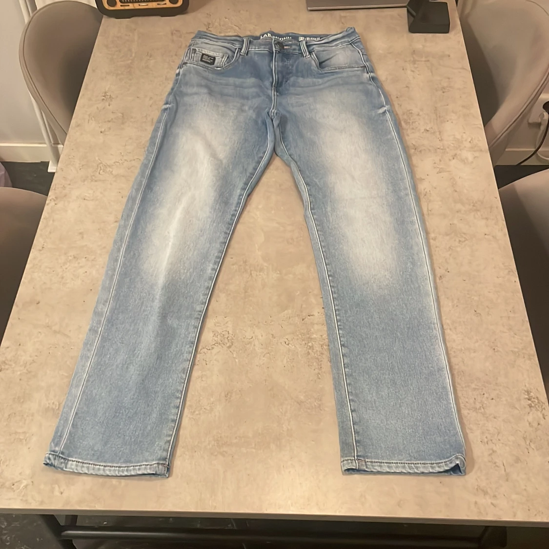 Ljusblå relaxed fit jeans från LAB Industries