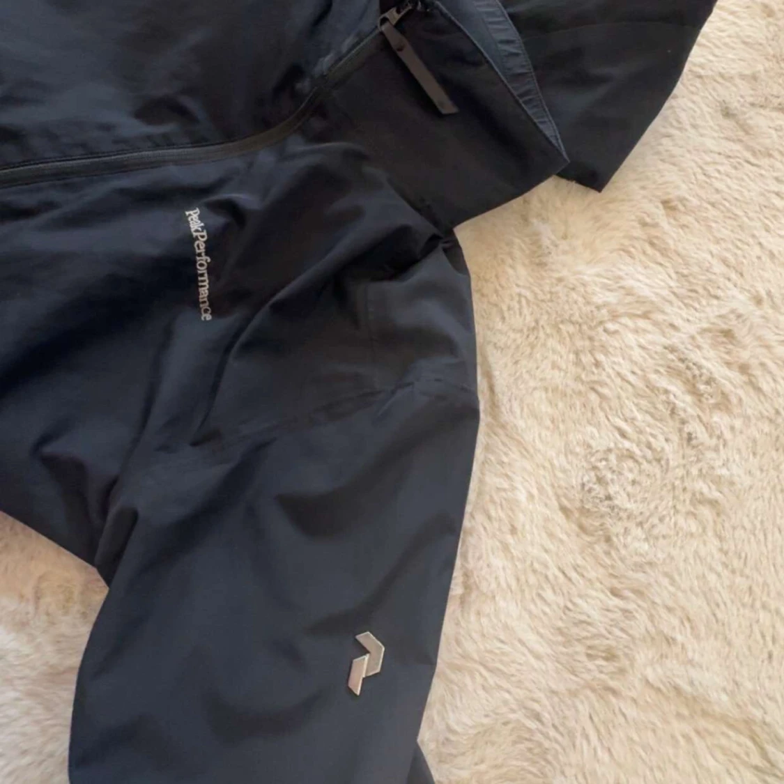 Svart vindjacka Peak Performance - 2