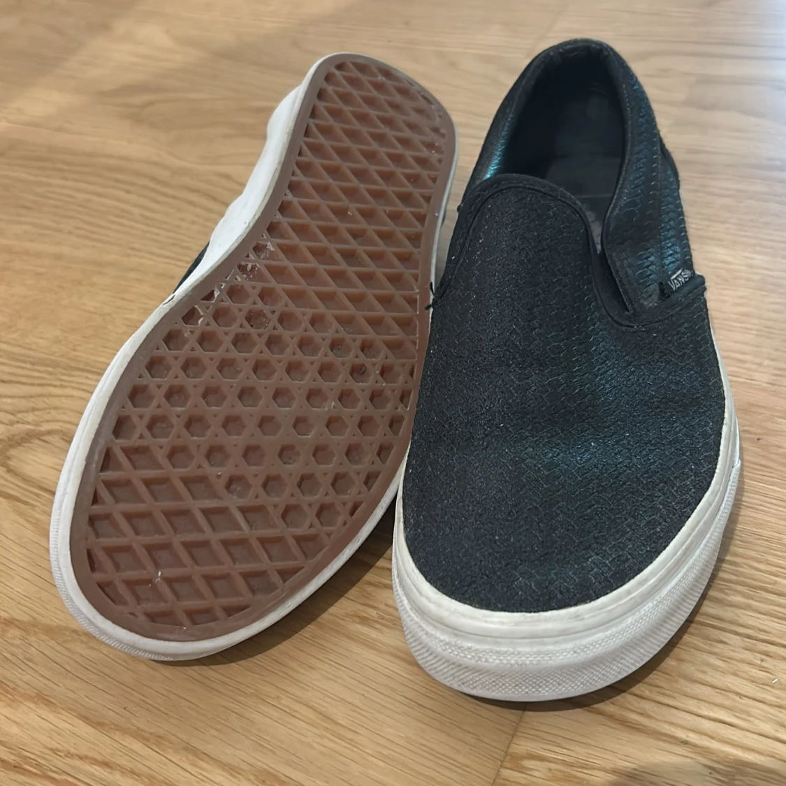 Svarta Vans slip-on sneakers - 1