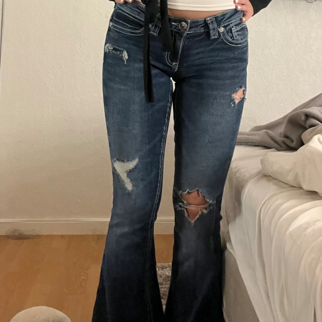 Lågmidiande bootcut jeans - 2