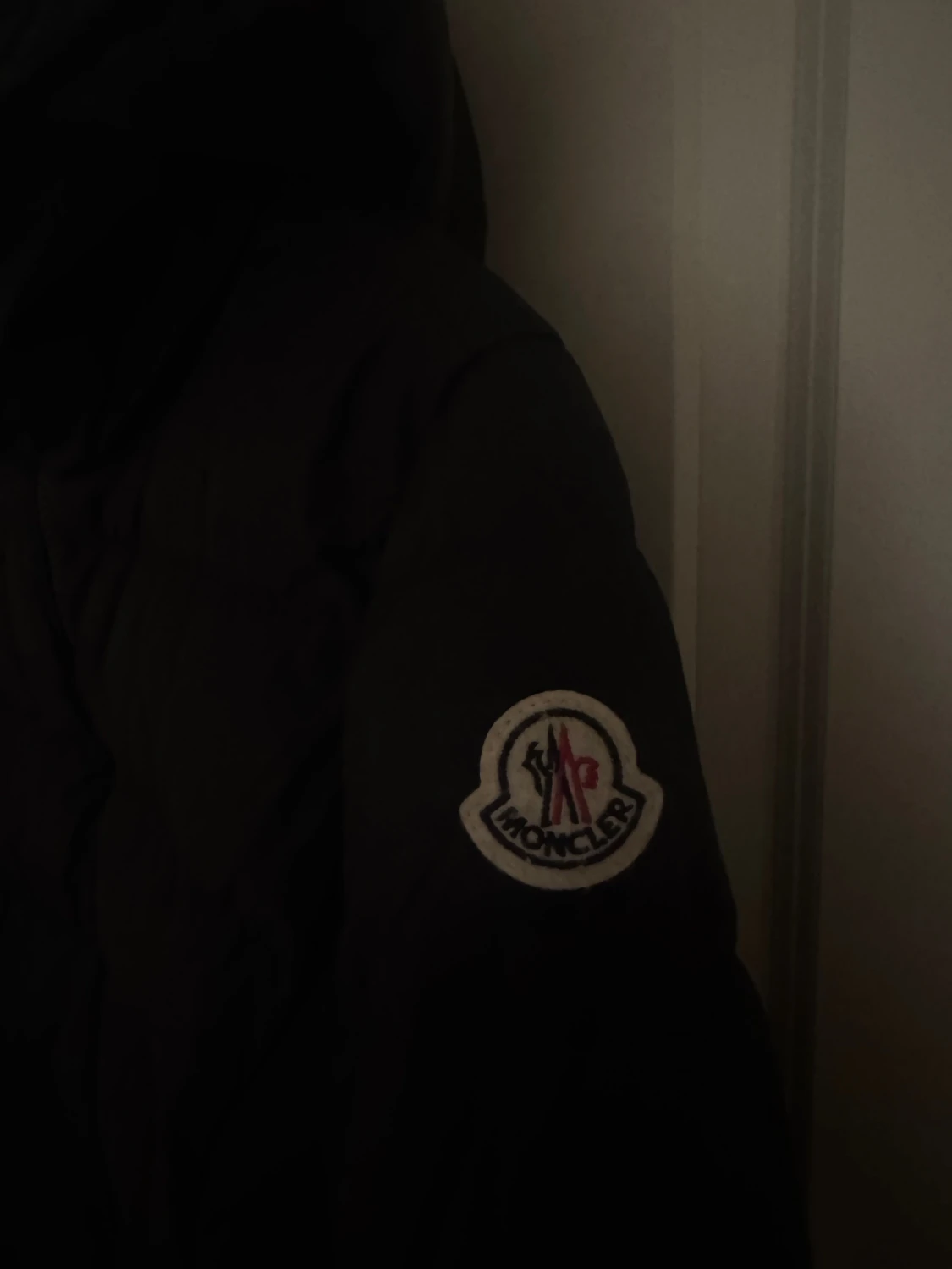 Svart lång dunjacka från Moncler - 4