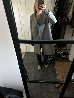 Cos kappa - Fin grå kappa ifrån cos i storlek 40💓