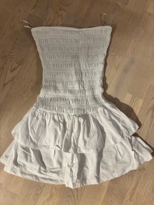  klänning - Oanvänd klänning 