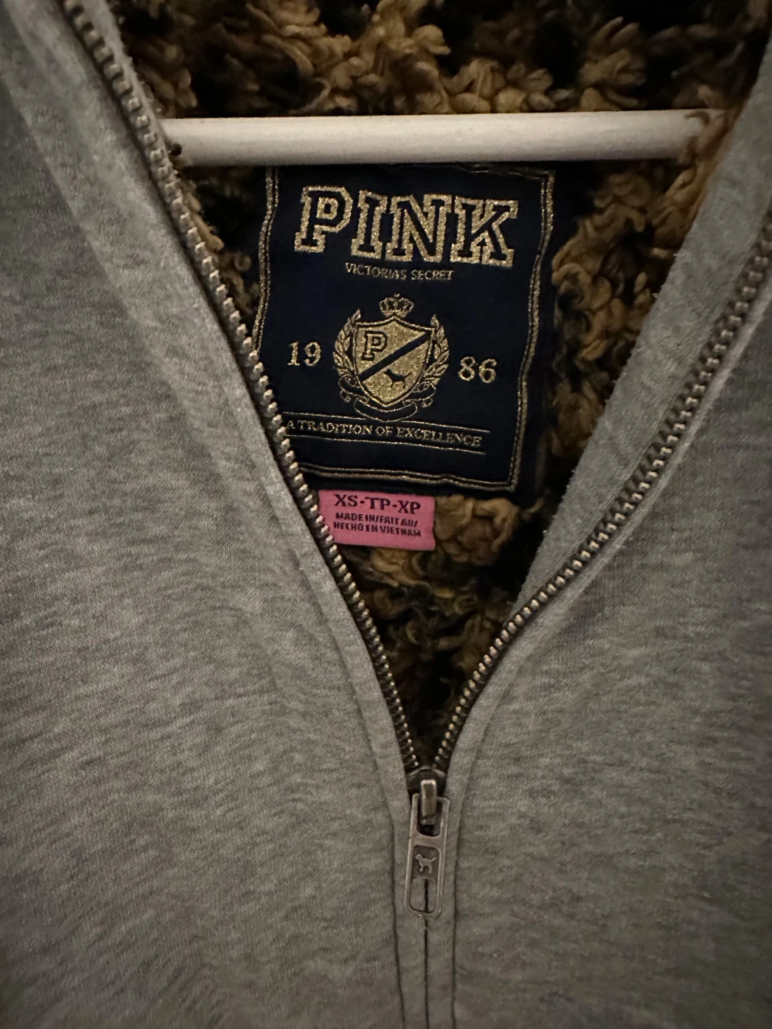 Grå hoodie PINK med paljetter XS - 3