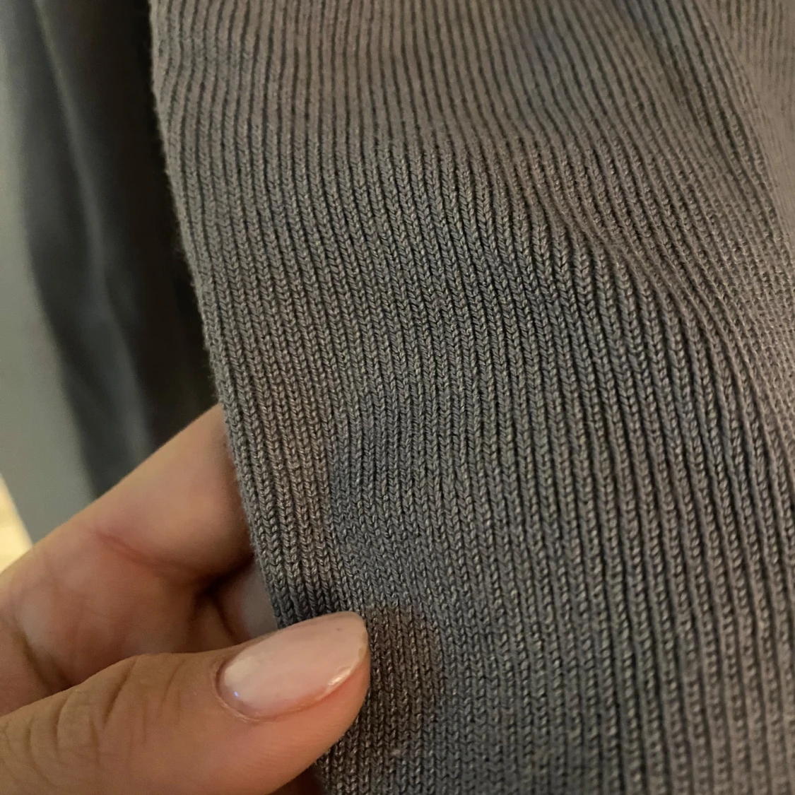 Grå ribbad långärmad topp från H&M - 1