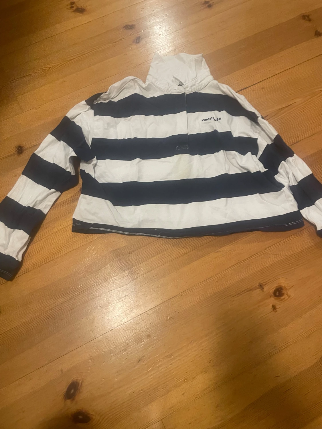 Randig pikétröja från H&M i marinblått