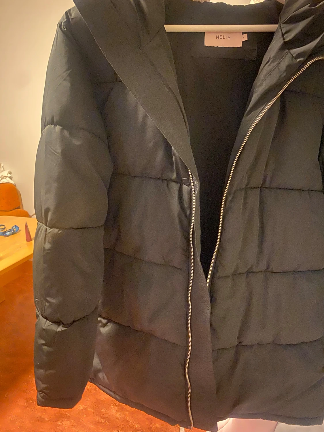 Svart pufferjacka från Nelly - 1