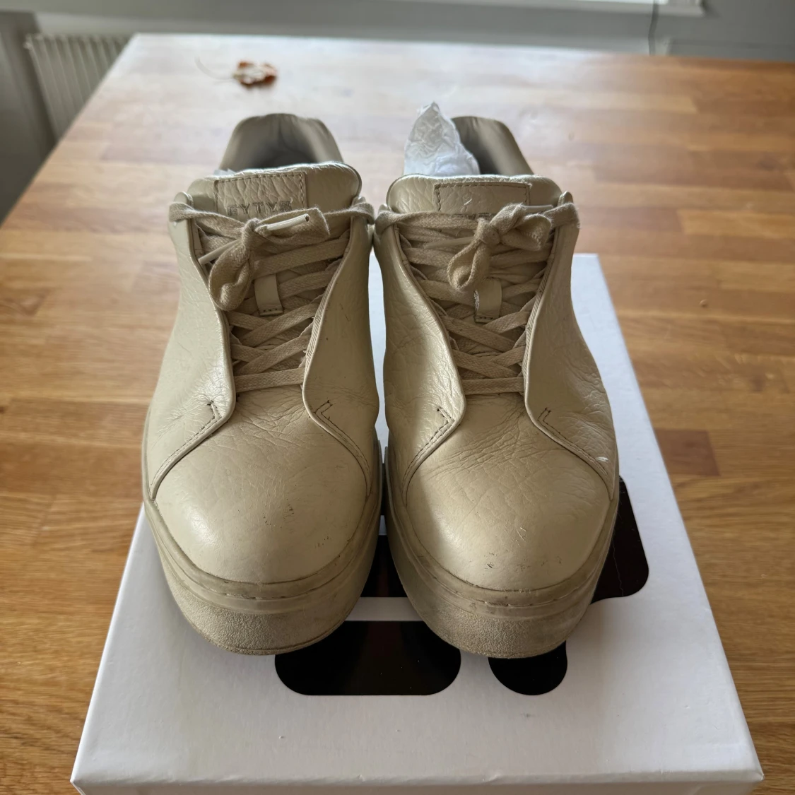 Eytys vita sneakers i skinn - 1