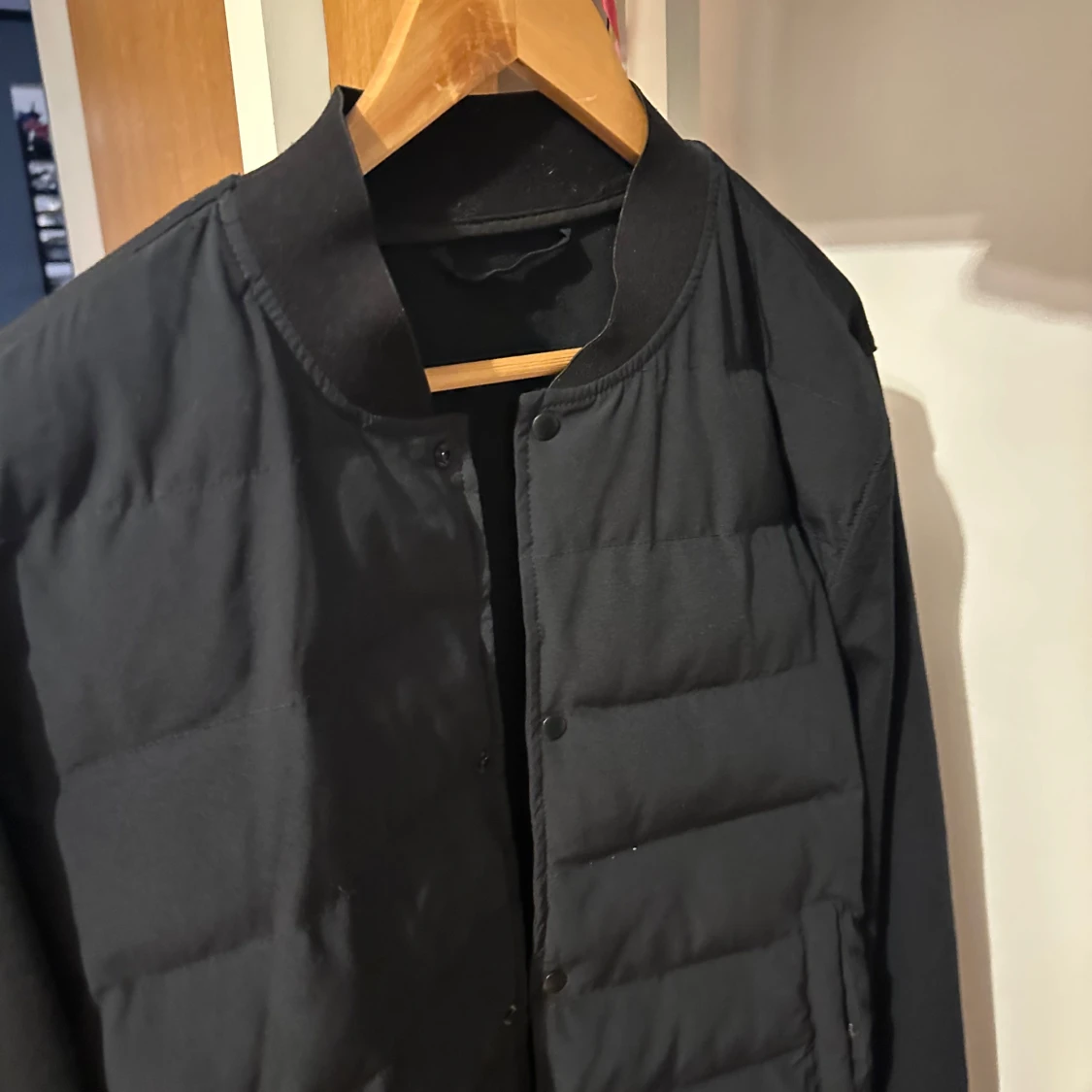 Svart quiltad bomberjacka från Zara - 2