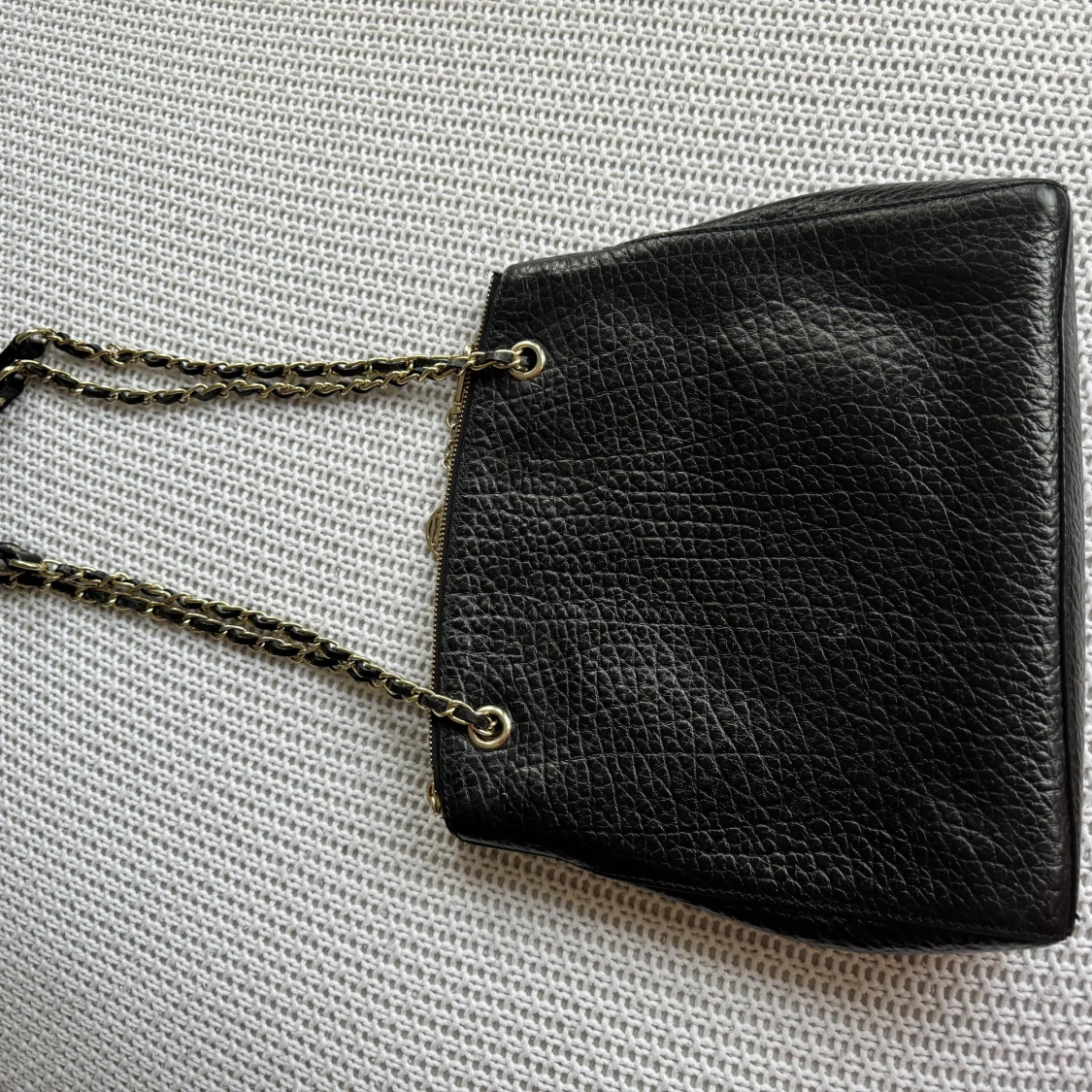 Svart axelväska från DKNY i skinn - 2