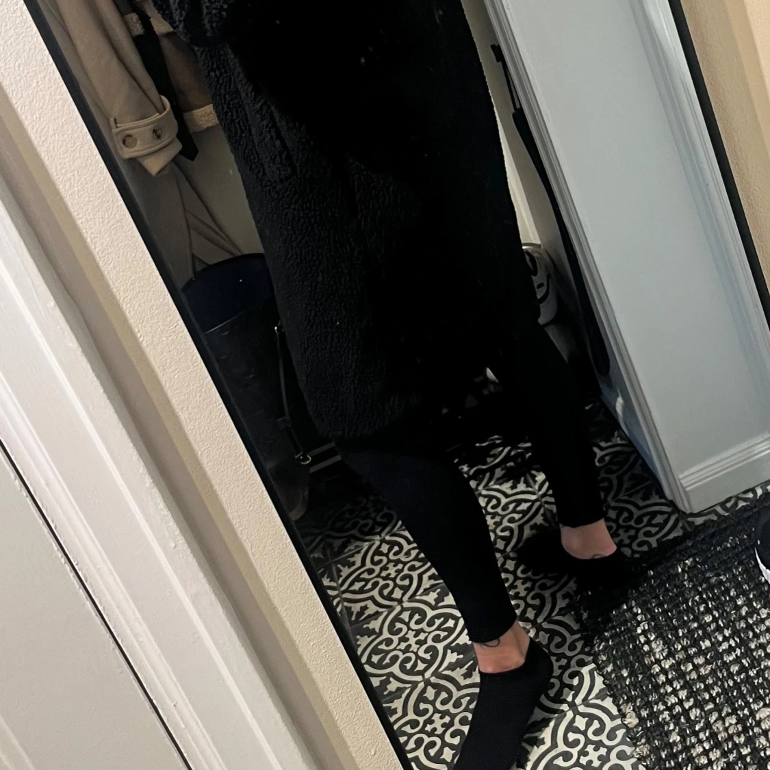 Svart teddyjacka med krage - 2