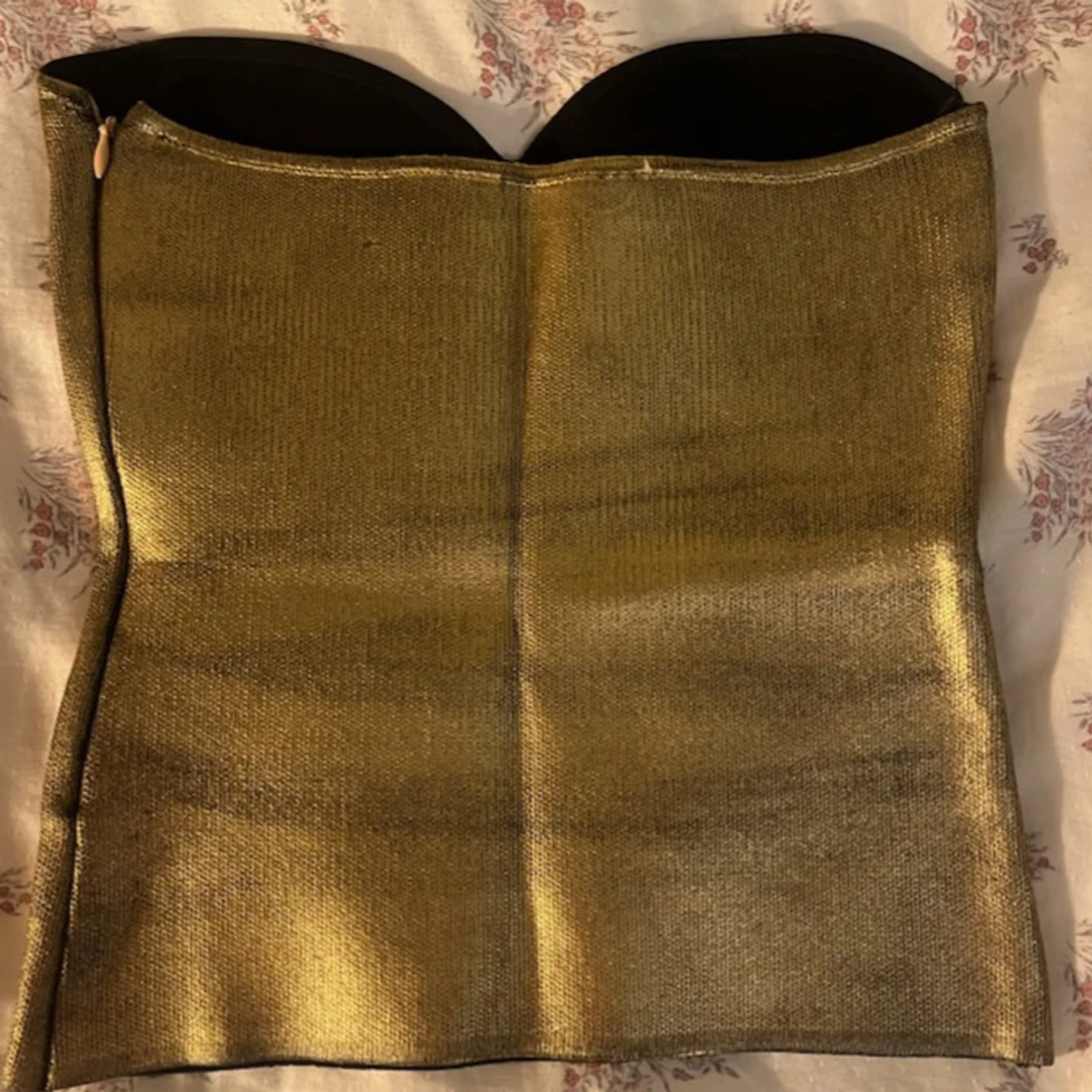 Guldig topp från Zara - 1