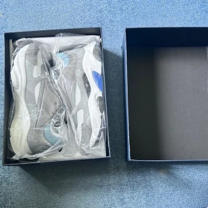 Dior B22 Sky Blue - Helt nya och oanvända diors i storlek 45. Mötts upp i stockholm