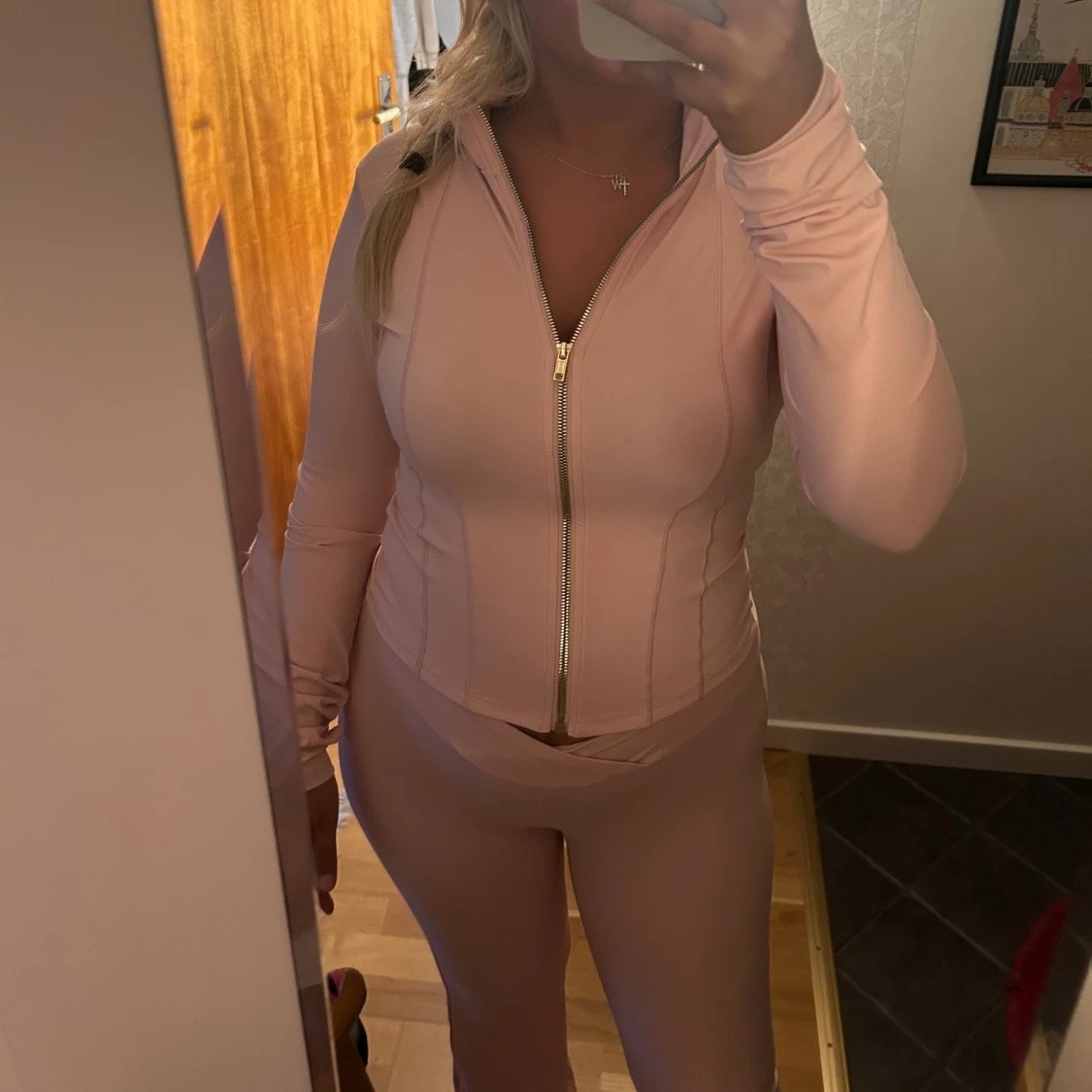 Ljusrosa yogasett från Gina Tricot - 1