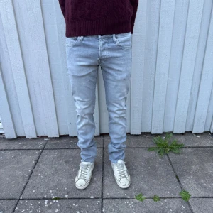 Jack & Jones jeans  - Jack & Jones jeans jeans - Modell: Slim/Glenn - Storlek: W29/L32 - skick: 9/10 - Nypris runt 1000kr 