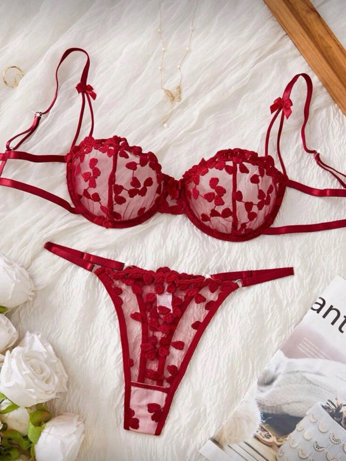 Rött och rosa spets-set med hjärtan - underkläder