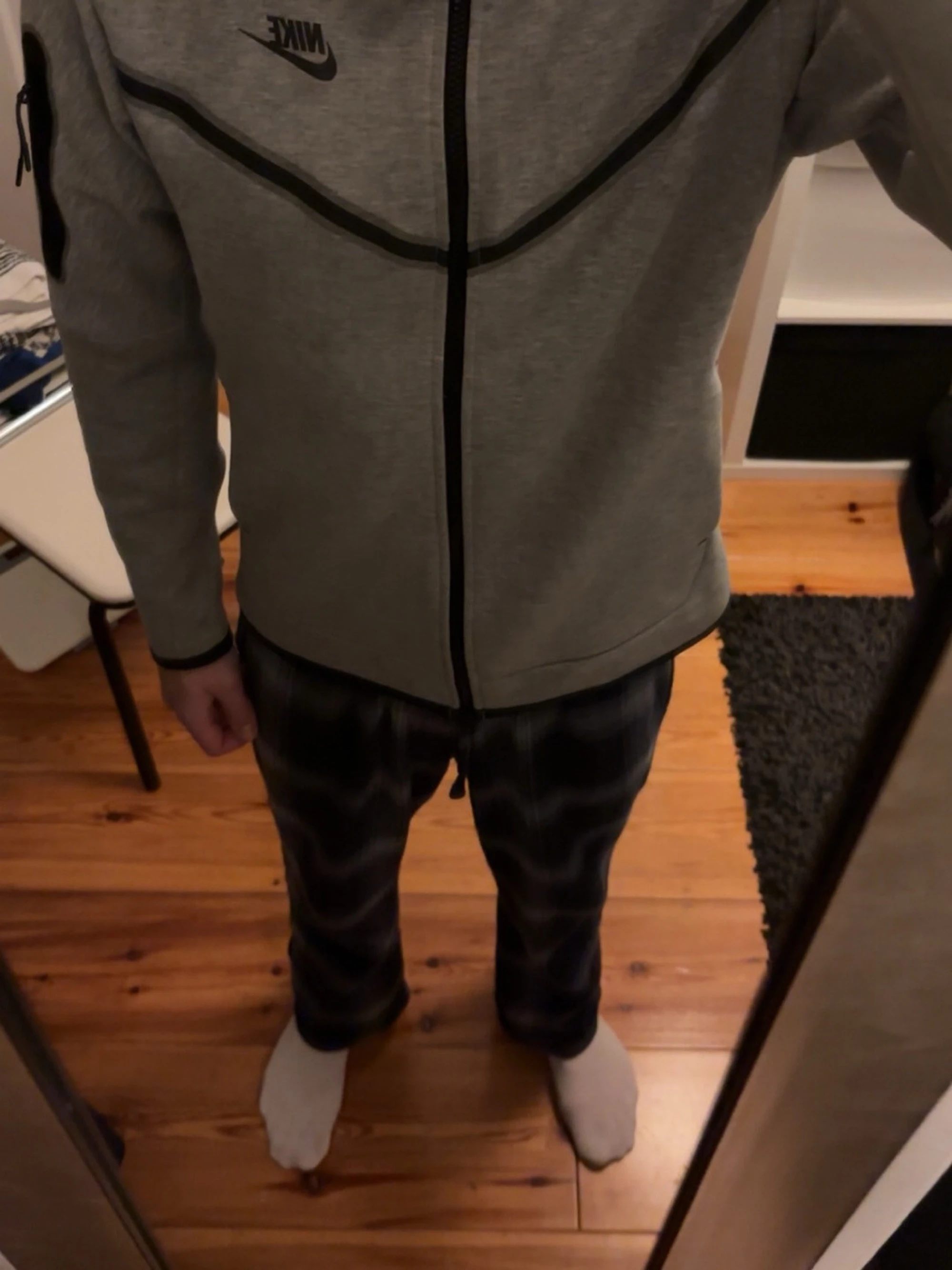 Grå Nike Tech med dragkedja