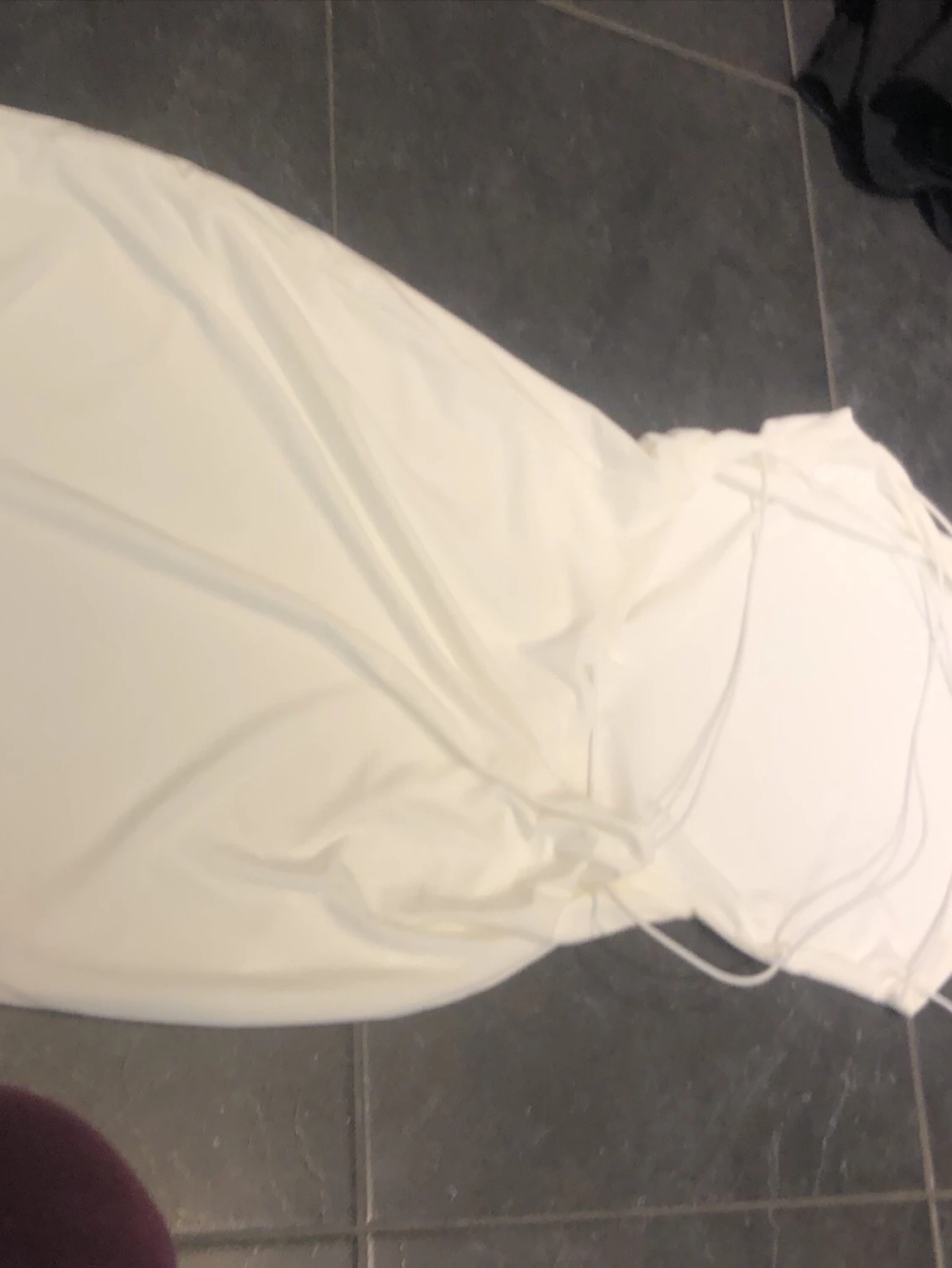 Vit kort klänning med snörning - 1