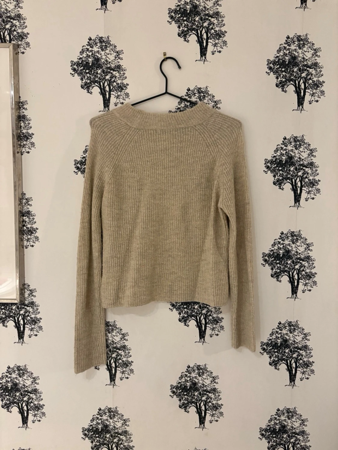 Beige ribbad stickad tröja från Pieces - 1