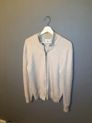 Bläck kofta  - | Jag säljer nu en stilig och fräsch kofta från bläck | Storlek: S | Skick: bra, det finns inga tecken på användning | Skriv till mig för fler frågor och bilder ;)