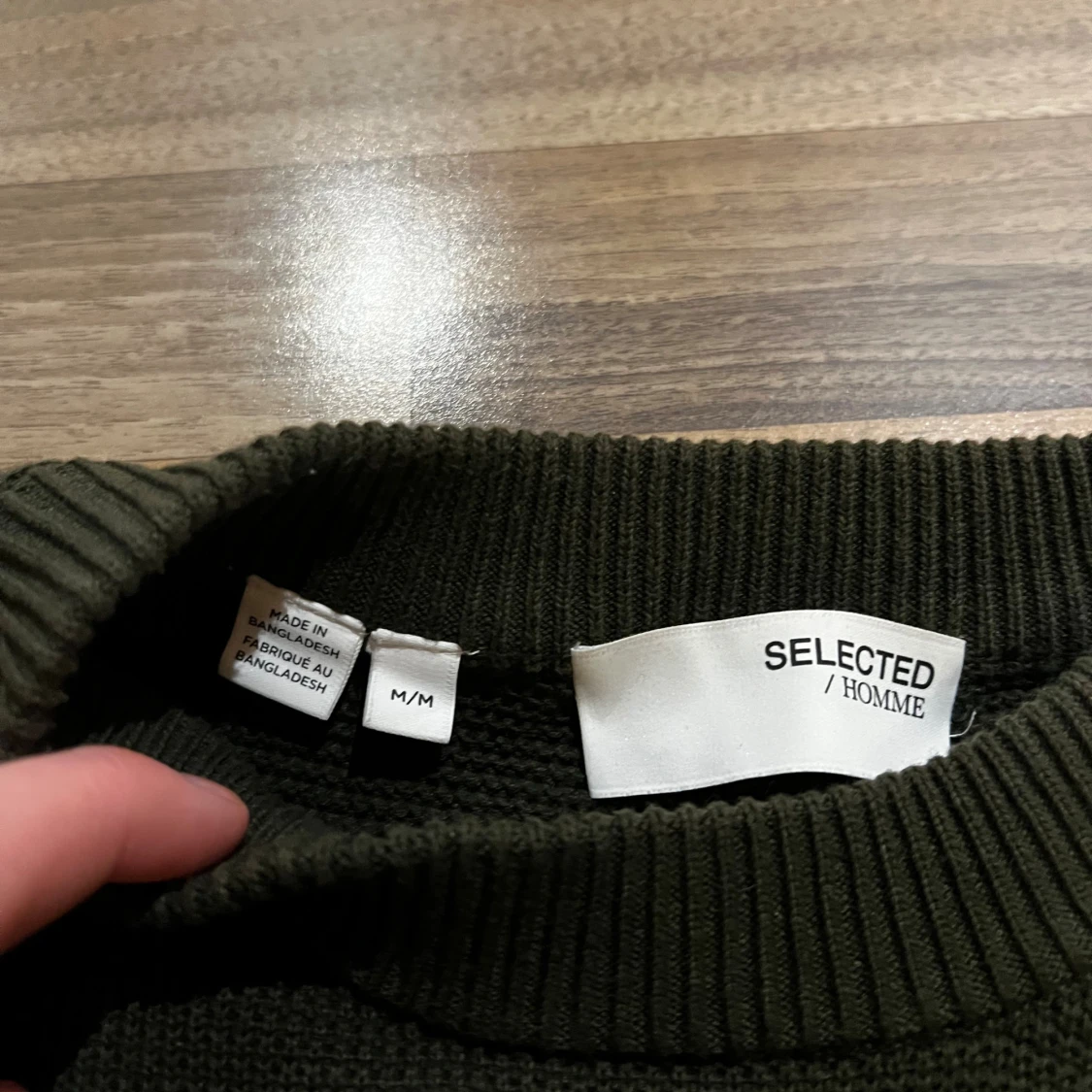 Mörkgrön stickad tröja - 2