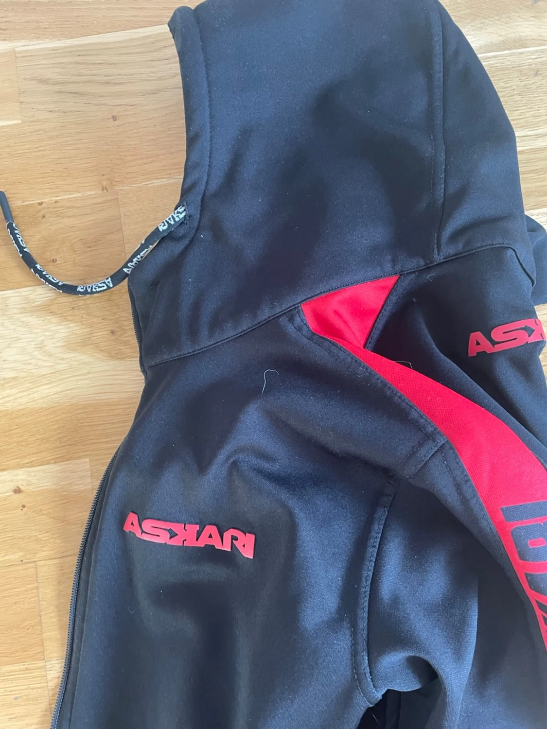 Askari ”Monstro” - 1