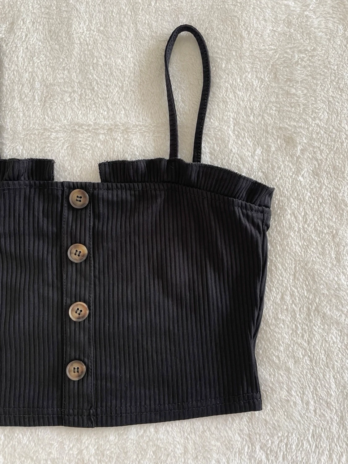 Svart ribbad crop top med knappar - 2