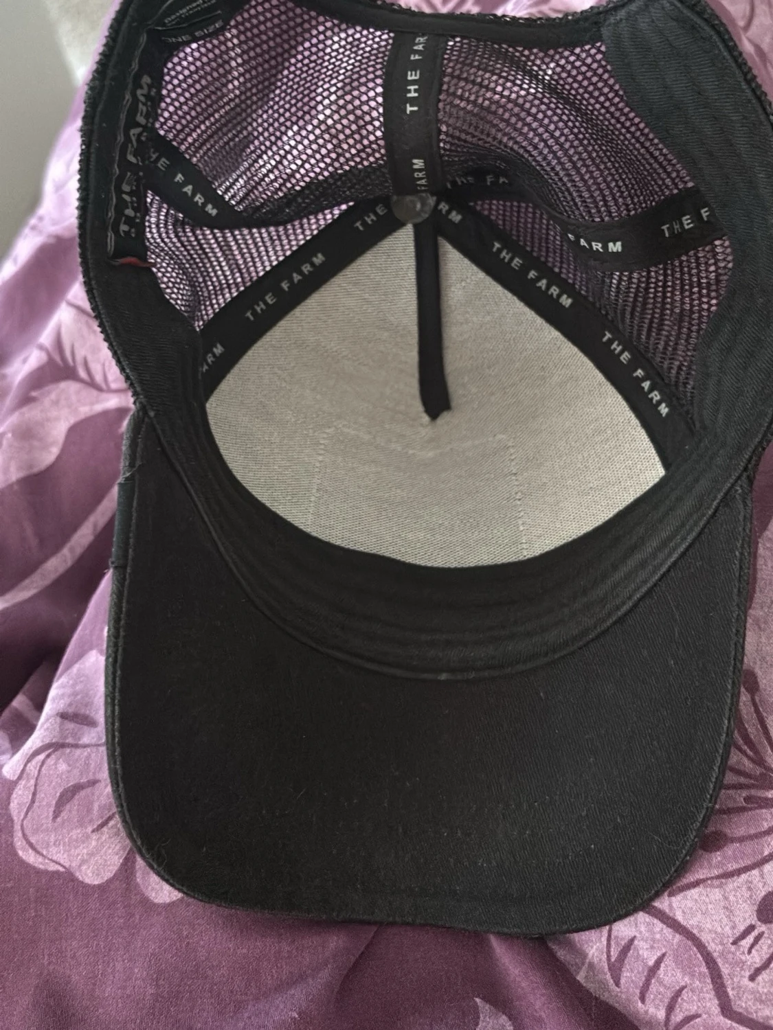 Svart truckerkeps med pantermärke - 1