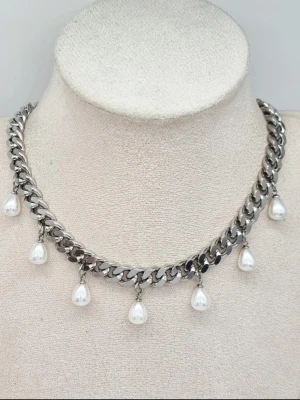 Stilfullt halsband med pärlor  - Material-rostfritt stål.  Kedjetjocklek-9mm  #54