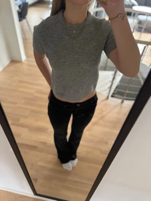 Stickad t-shirt - Jättefin stickad t-shirt från Zara❣️