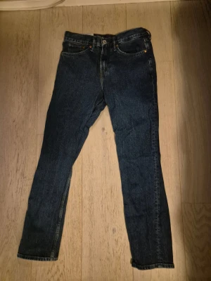 H&M slim fit jeans - Mörkblå slim fit jeans från H&M