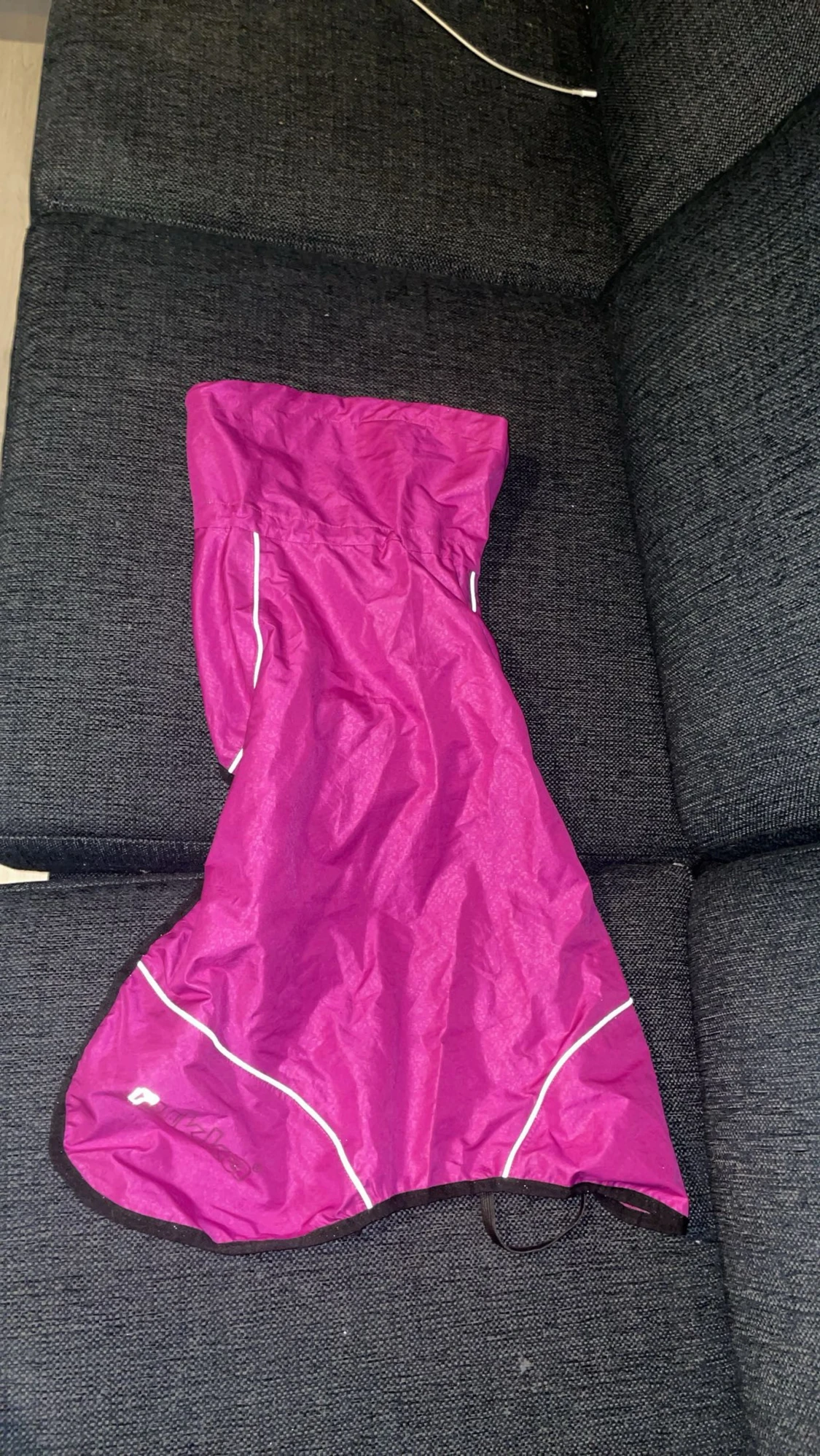 Lila regnjacka från Rukka, storlek 50
