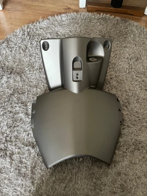 Yamaha slider Benkåpa  - Säljer Benkåpa till Yamaha slider då den inte används. Ny skick nästan inga  repor alls