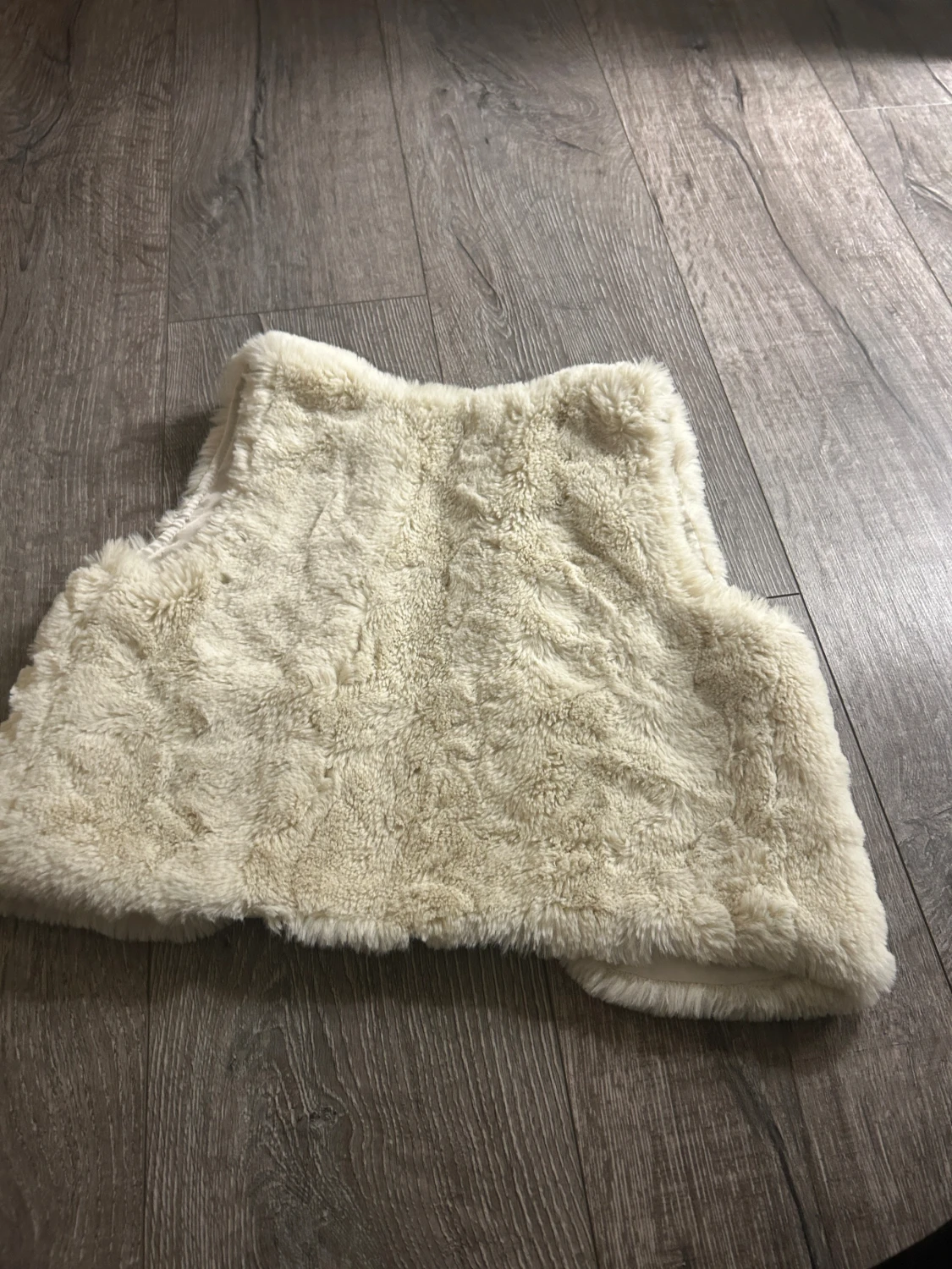 Krämvit pälsväst från H&M barn - 4