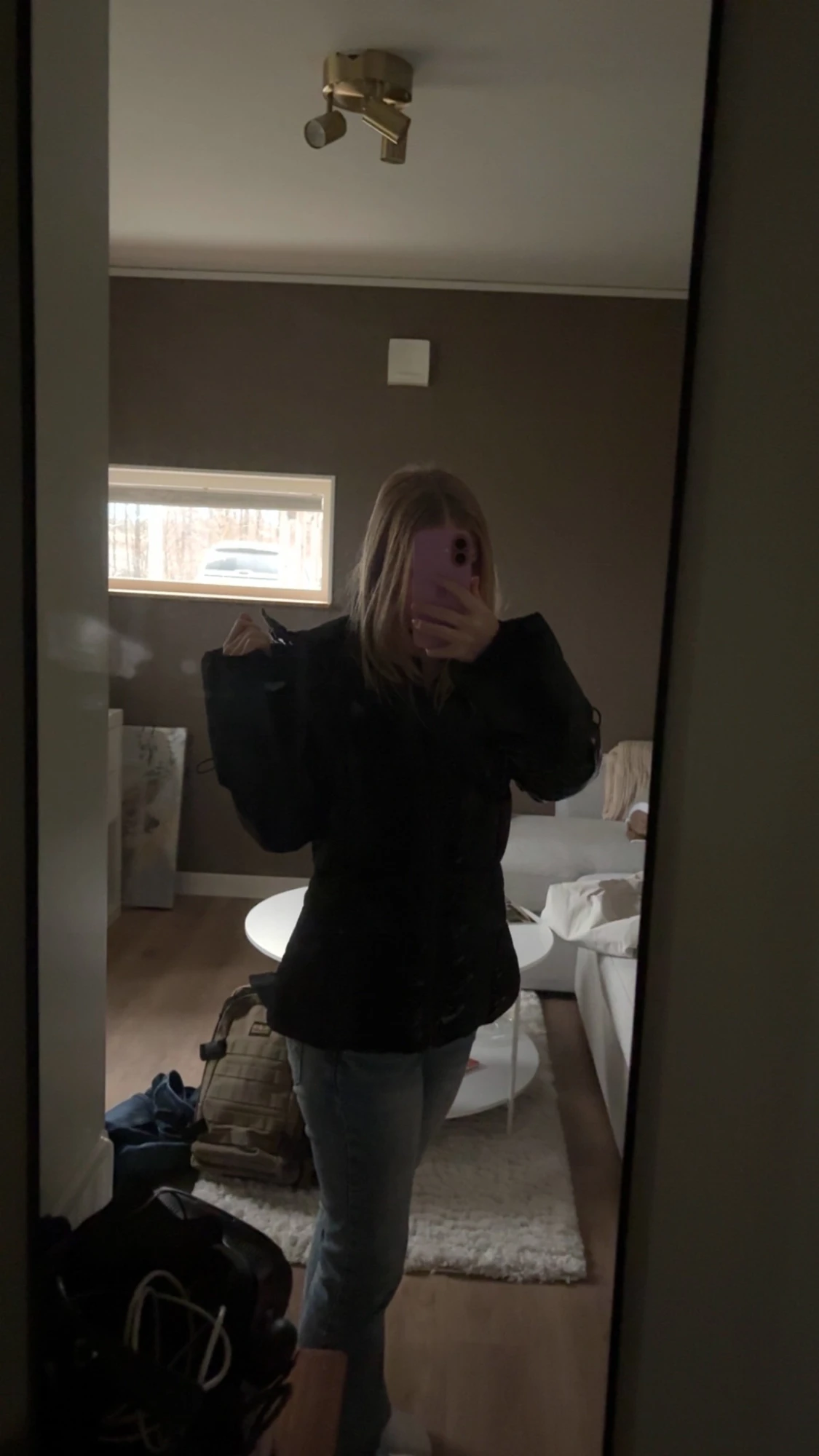 Svart pufferjacka från Guess - 1