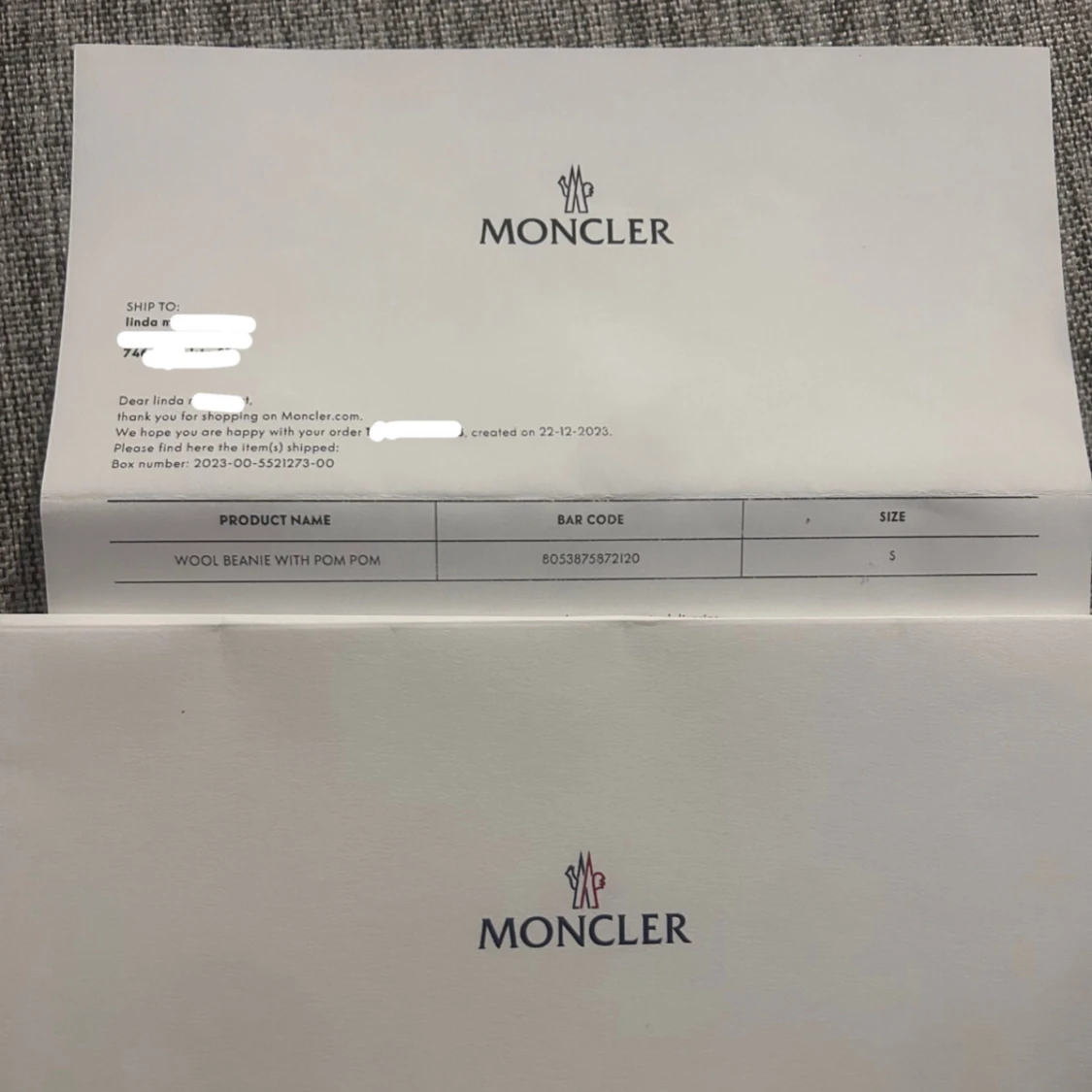 Svart Moncler mössa med pälsboll barn size - 2
