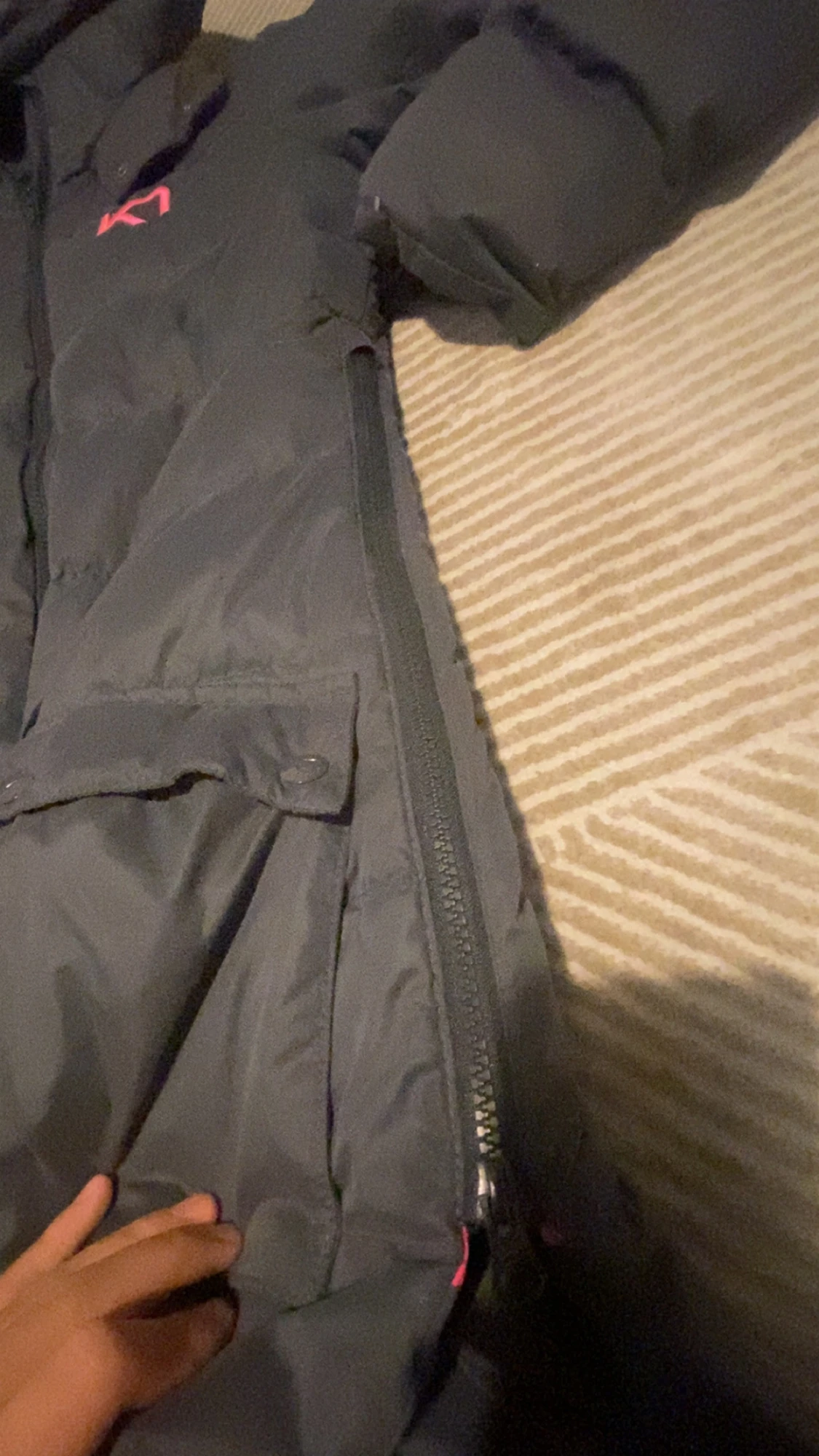 Svart lång dunjacka Kari Traa XS - 3